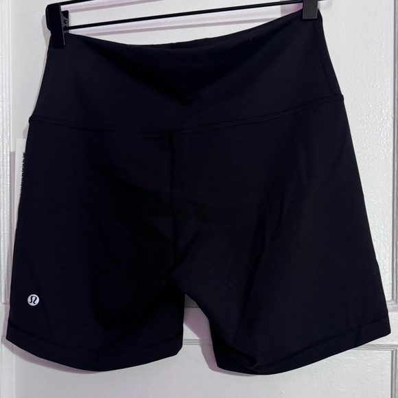 High-Rise Short - Picture 3 of 6